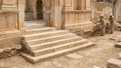 Scoperta a Nysa: riemerge la scalinata monumentale che porta alla biblioteca romana