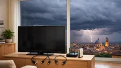 Temporale in arrivo: cosa staccare subito per proteggere TV e router